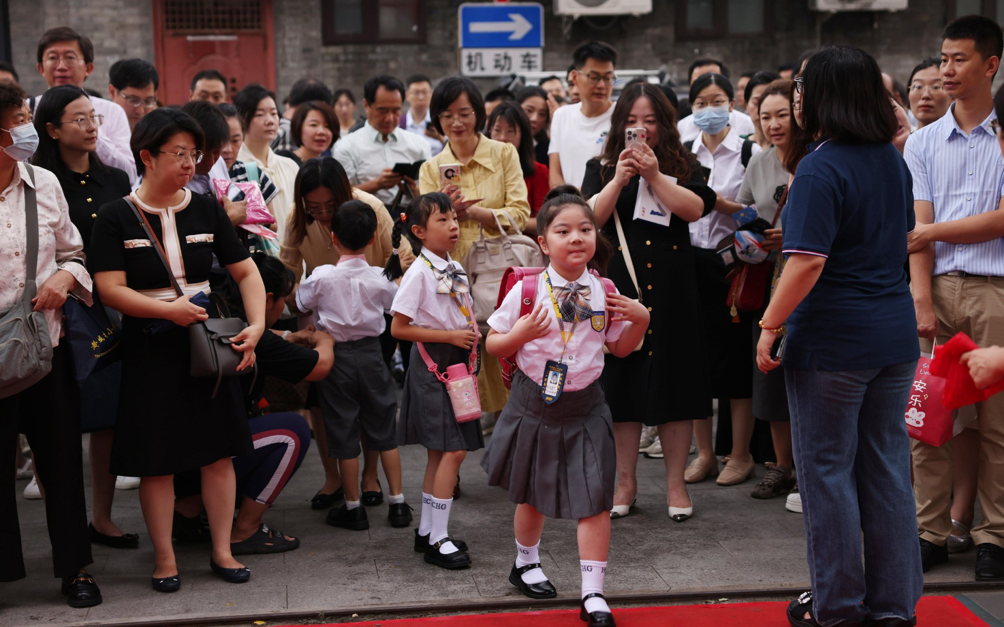 重磅消息:城中村150元找的颜值还可以?实地探访价格背后的服务与真实情况