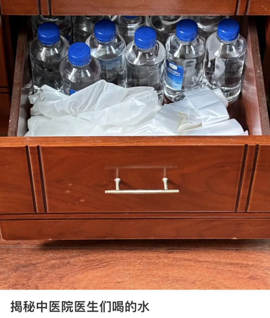 「喝完连生仨儿子」,听着就荒谬的山姆「生仔矿泉水」咋让中产搬空了?