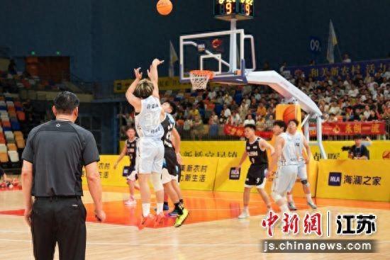 2024海澜之家江阴市和美乡村篮球联赛(村BA)总决赛精彩瞬间。海澜飞马水城供图