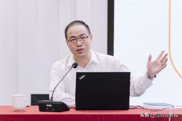 曹建红作党风廉政建设辅导报告