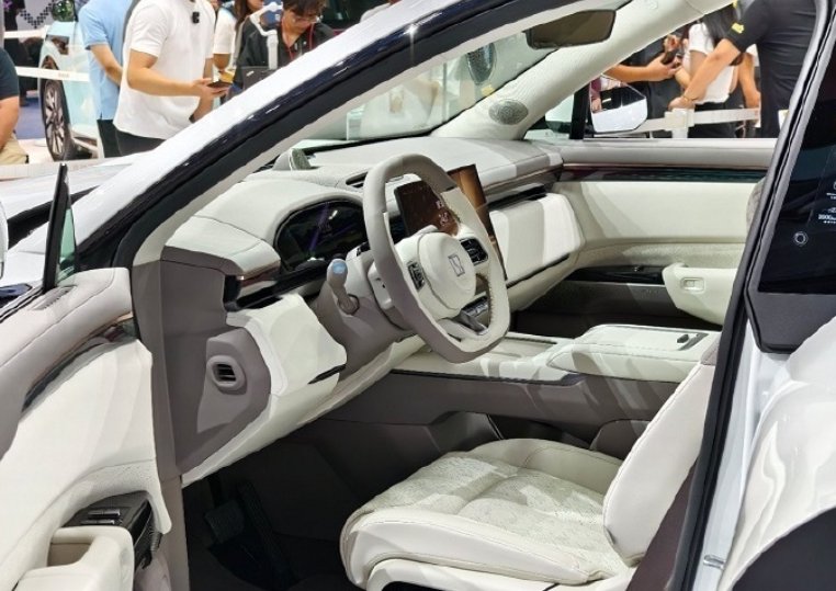 专家称纯电SUV空间堪比传统MPV ，哪种更适应家用呢？