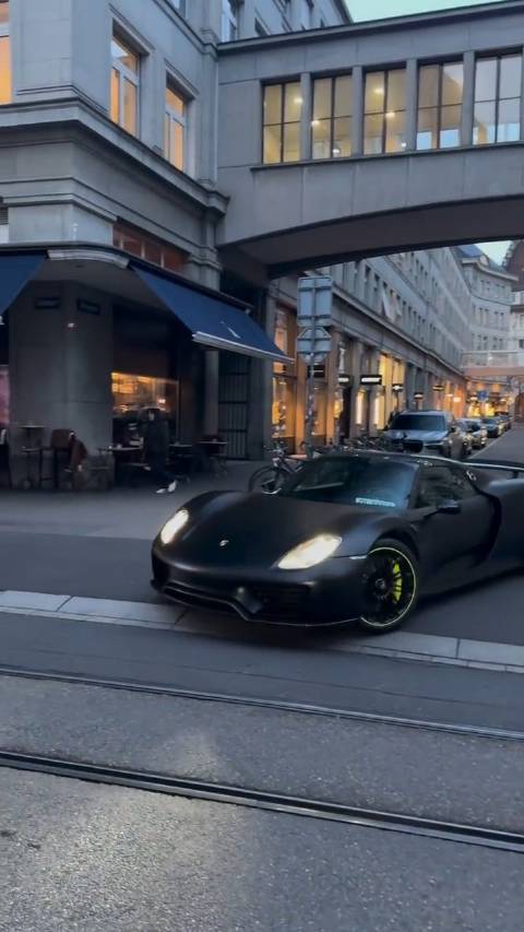 视频：保时捷918 Spyder！