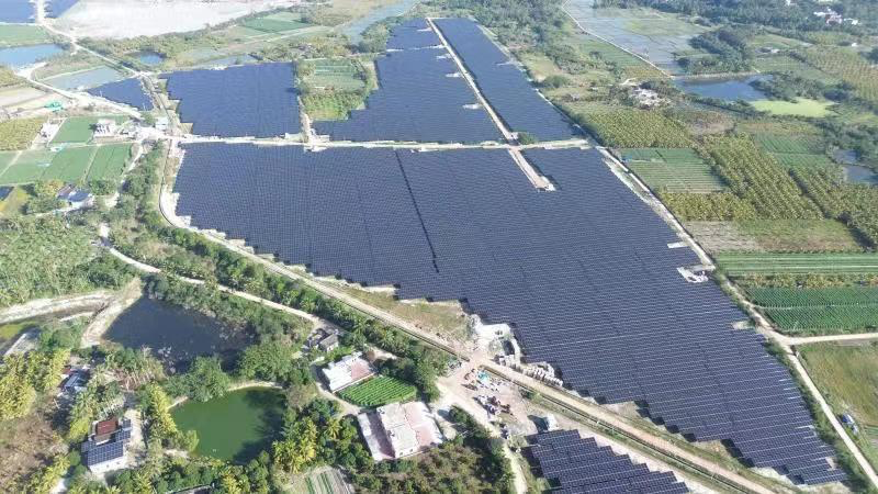 海南万宁礼纪100MW“农光互补”光伏发电项目(图片来源:中国电建集团江西省电力设计院有限公司)