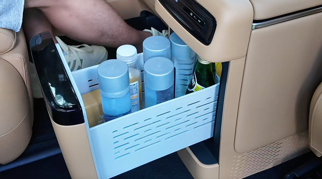 全新岚图梦想家：13L超大双开门冰箱，同级最大！