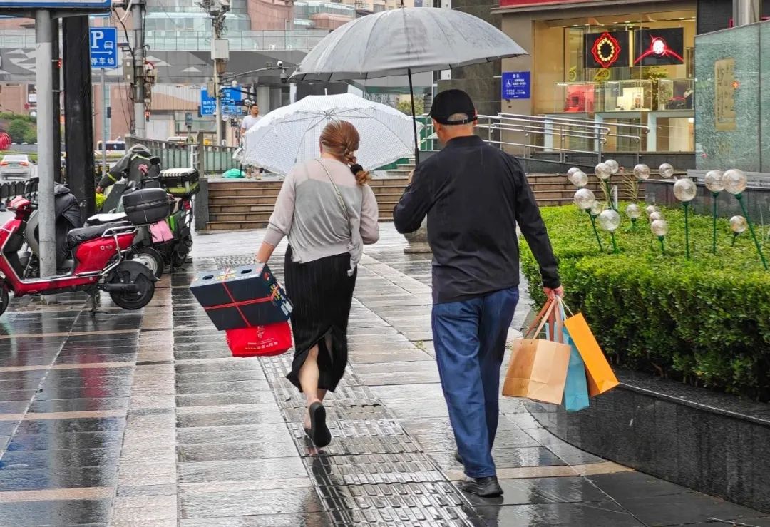 △16日,上海,道路恢复正常通行。