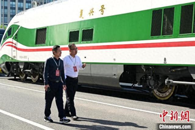 图为复兴号。闫思宇 摄