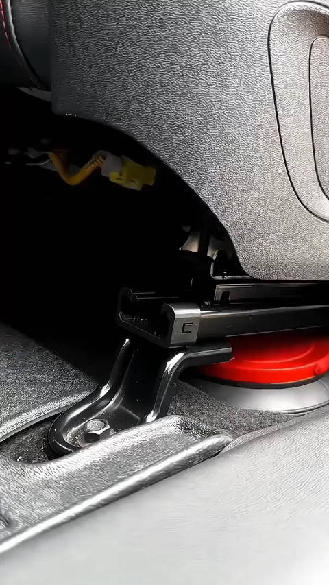 每个成年司机都应该会做的爱车保养，润滑每一个摩擦部件