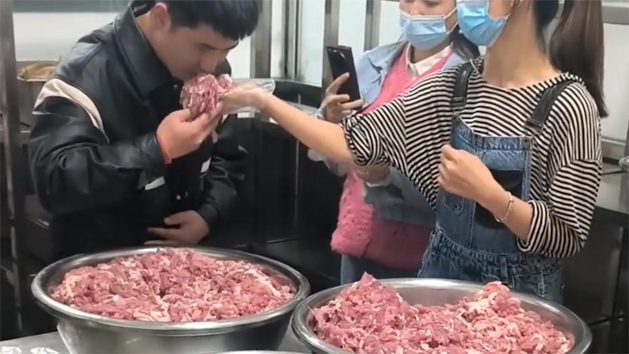尿液有异味怎么回事 小便味道大原因分析