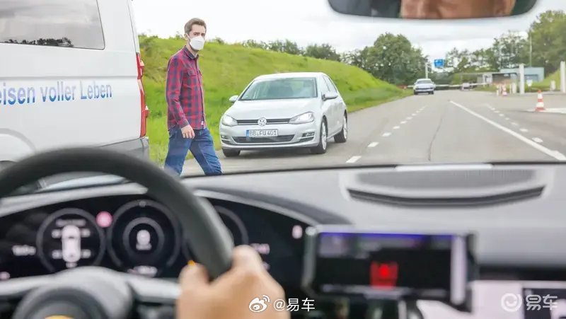 网传保时捷正在扩充中国研发团队 新增智驾、智能座舱等部门