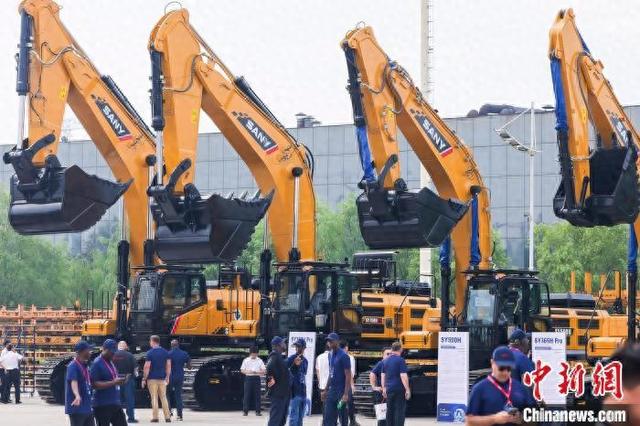 2024年7月,来自35个国家的客户参观三一重工。(三一重工供图)