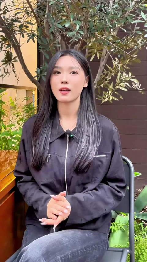 2025款比亚迪唐DM-i不仅增加了全新的配色…