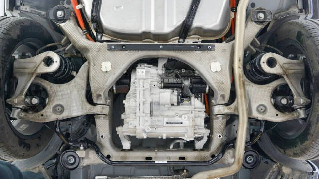 这辆问界M7的底盘在同级别中属于中上等