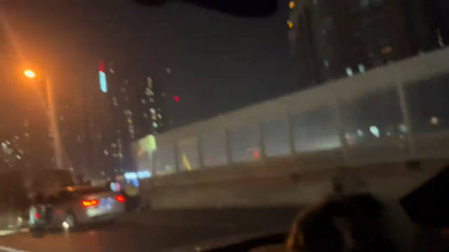 疑似奥迪年度最佳广告 晚风傅拂长发，奥迪掀半挂