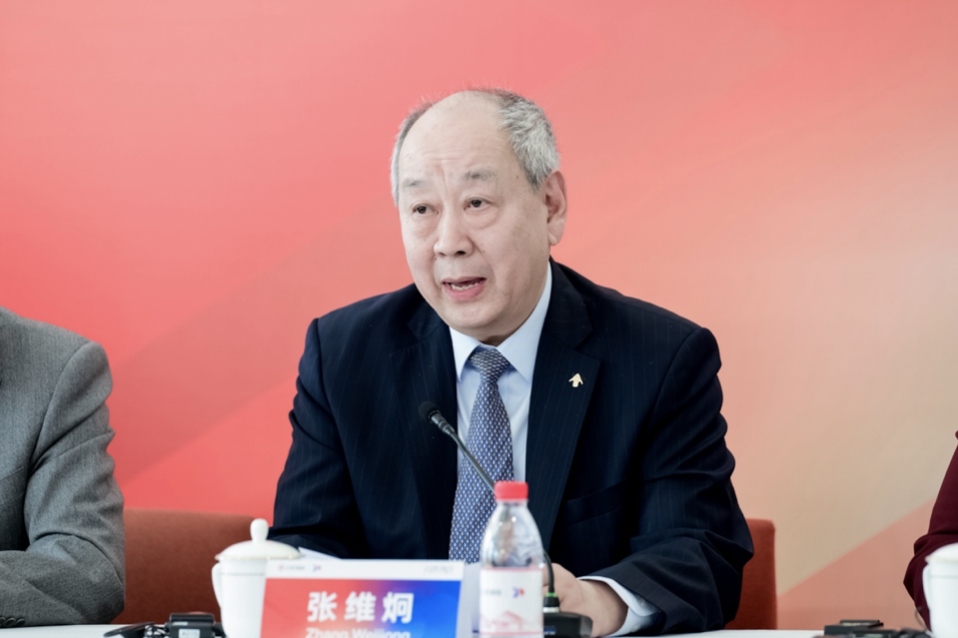 中歐國際工商學院副院長兼中方教務長、戰略學教授張維炯發表歡迎致辭。受訪者供圖