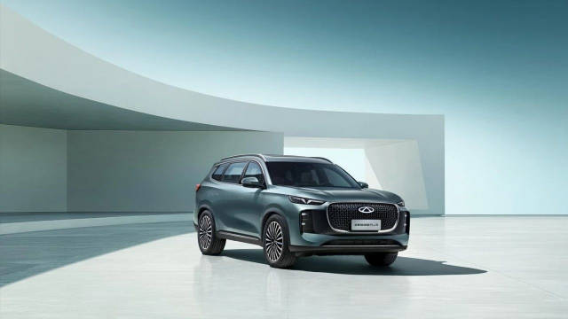 实拍全新瑞虎8 PLUS：10.99万起，配备女王副驾，或成国产家用SUV“新典范”