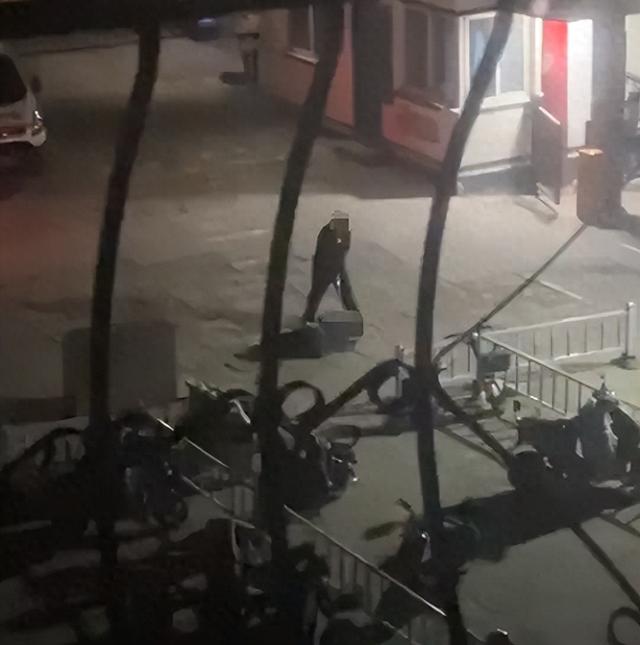 “河北青龙县街头一男子疑似持刀伤人”，警方回应：属实！