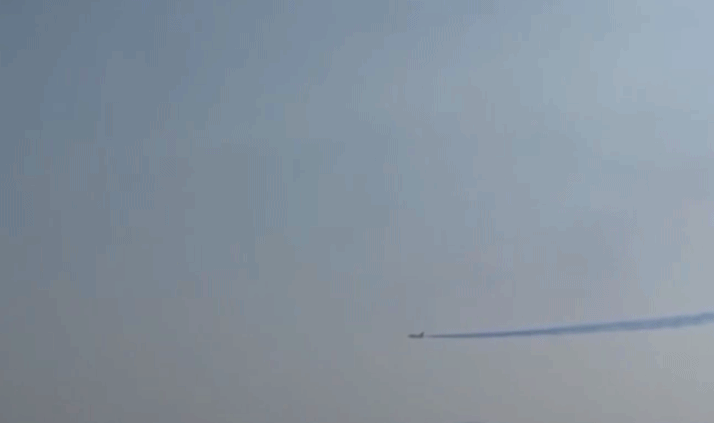 率先登场!空军“八一”飞行表演队上演空中大片