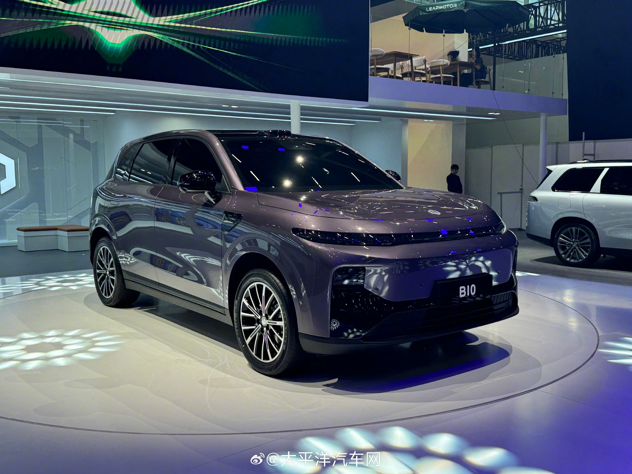 抢先探馆！ 零跑B10前段时间在巴黎车展正式亮相，这次在广州车展国内首秀…