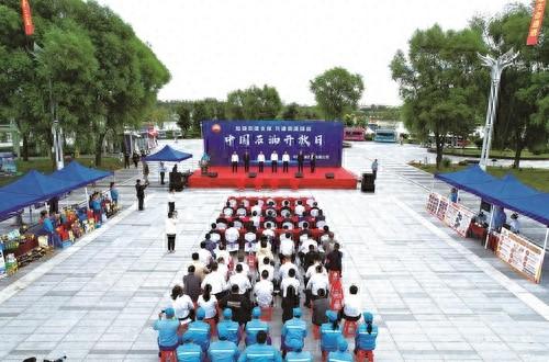 通化分公司在梅河口市海龙湖公园举办开放日活动。丁慧 摄
