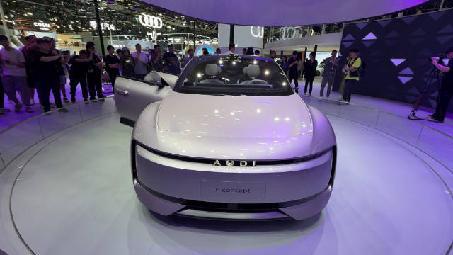 上汽奥迪自主研发的没有四环的AUDI车，指明中外合资车企新的发展方向