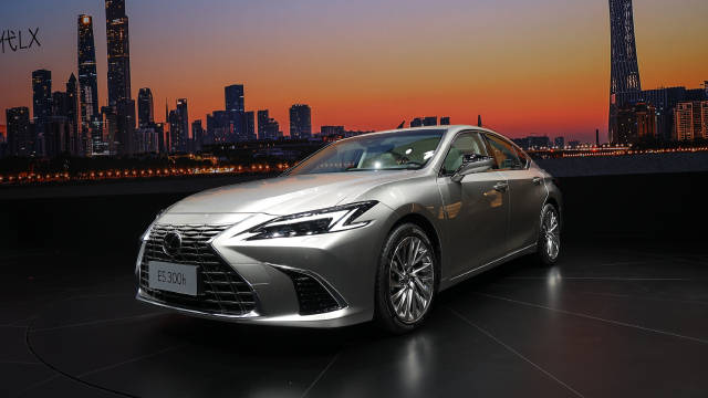 来了！那么雷克萨斯带来了新款ES