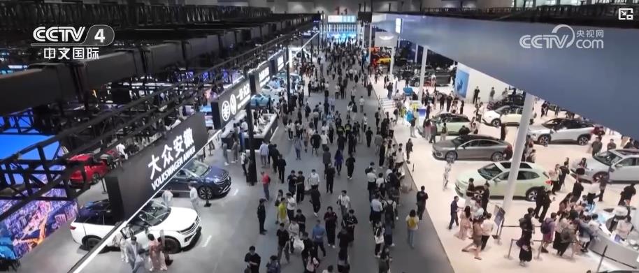 我国新能源汽车年产破千万！彰显中国速度 推动引领全球汽车产业变革