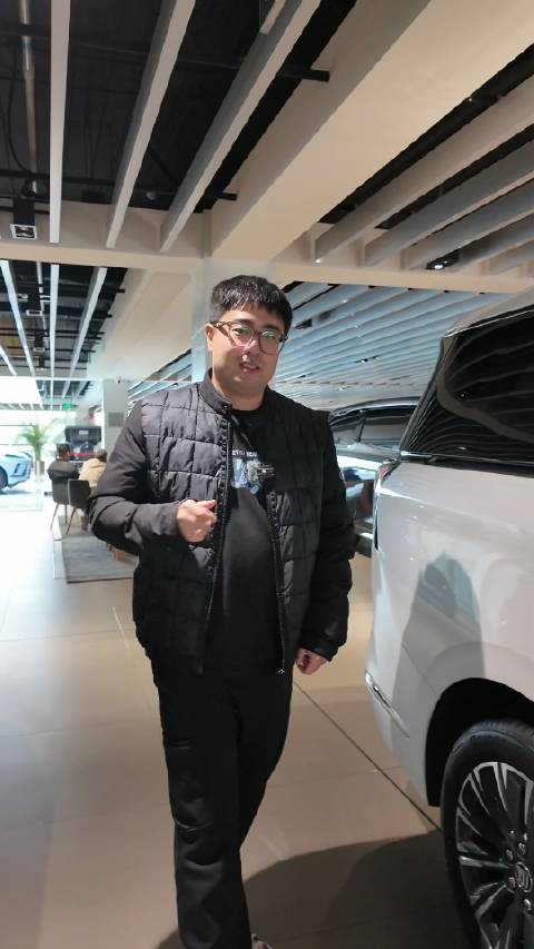 2.0T+48V轻混 探店全新GL8陆尊