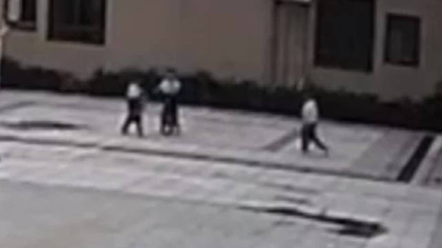 6岁孩童被公职人员殴打