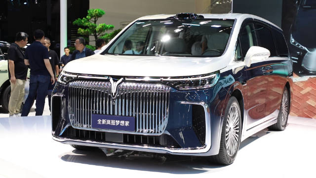 11月15日，岚图汽车携全新岚图梦想家乾崑版亮相广州车展