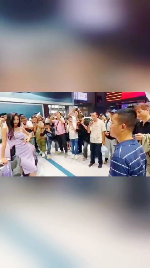 车展没火，条纹哥火了