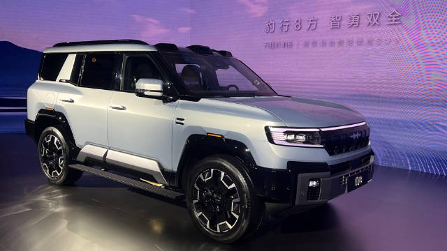 售价37.98万元起，广州车展实拍方程豹豹8…