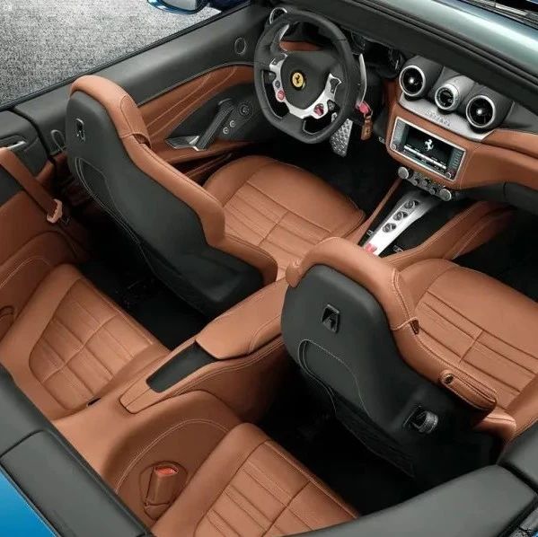 A6价格买法拉利！V8+敞篷+4座太有排面，还买啥BBA？