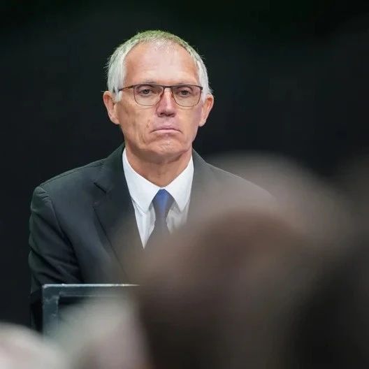 一个明星CEO的败局，一场终将失灵的魔法