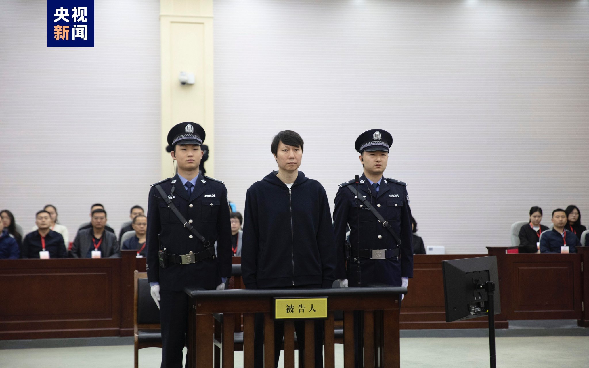 △2024年3月28日，被告人中國國家男子足球隊原總教練李鐵在湖北省鹹寧市中級人民法院一審現場。