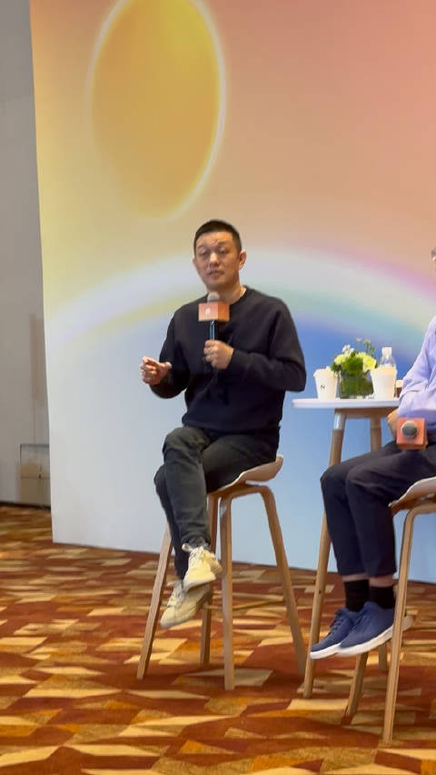 李斌表示，安全是蔚来智驾目前最高的优先级，在安全之上，再来看可用性