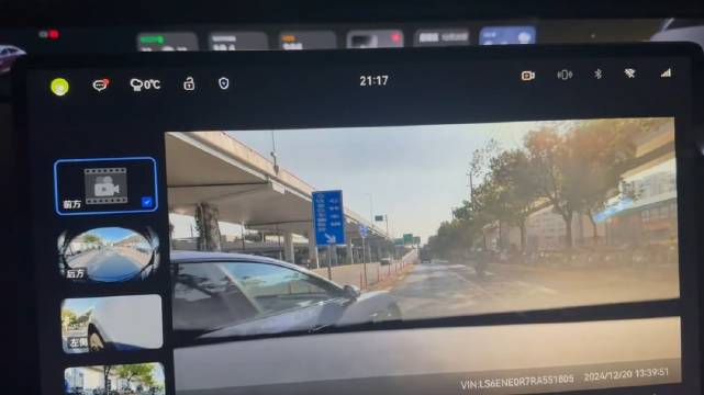 阿维塔车主发帖吐槽小米车主，连续变道就算了，不看车就插进来……