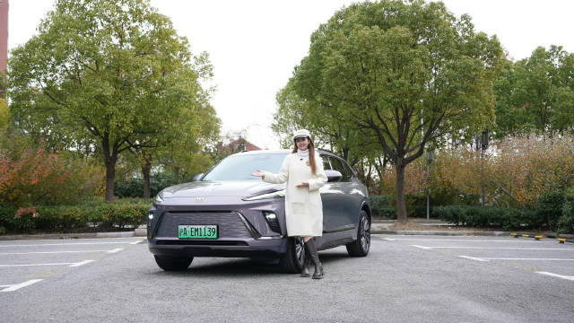 看《猎罪图鉴2》感受别克E5的“双重安全感”