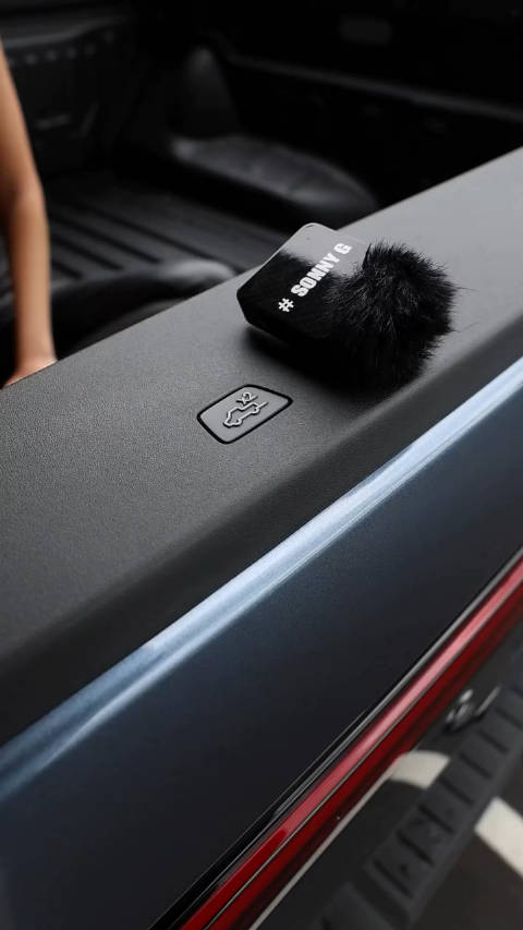 沉浸式体验比亚迪新能源皮卡Shark