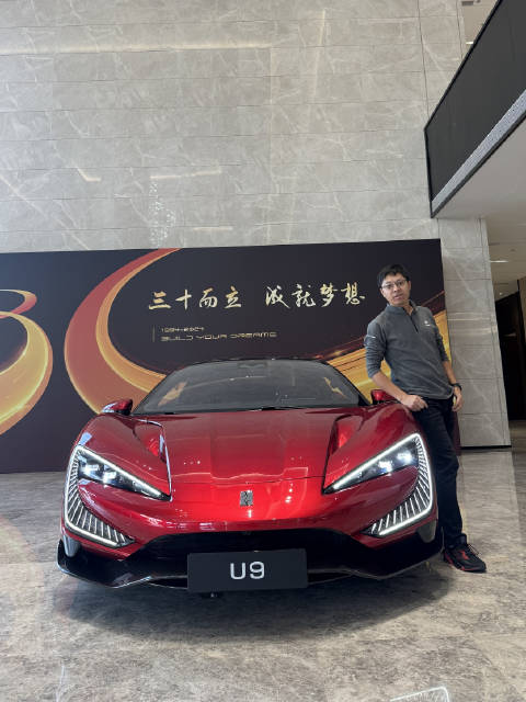 比亚迪总部提新车：仰望U9，会跳舞的超跑，开门方式太独特了！
