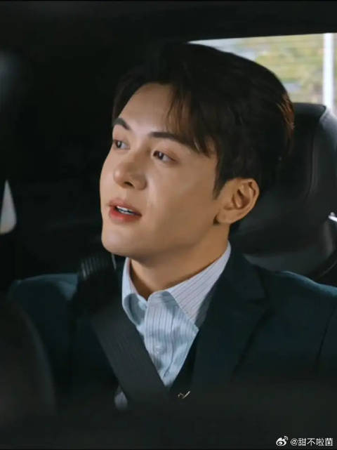 害，得意了不是 果然爱情中的人都有点可爱