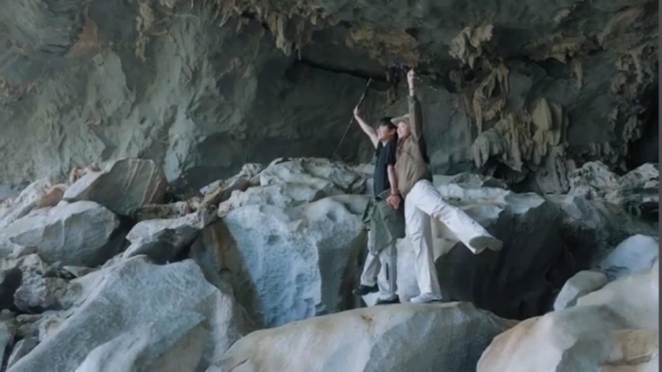 陈小纭尽心尽责做民宿主理人，恐高还为小情侣拍摄旅游大片…