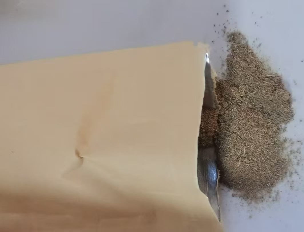 药王谷中医诊所给癌症患者开的所谓“抗癌秘方”,并拒绝告知患者药物成分。受访者图
