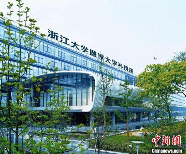 为什么我们总是被“卡脖子”?从一颗芯片说起