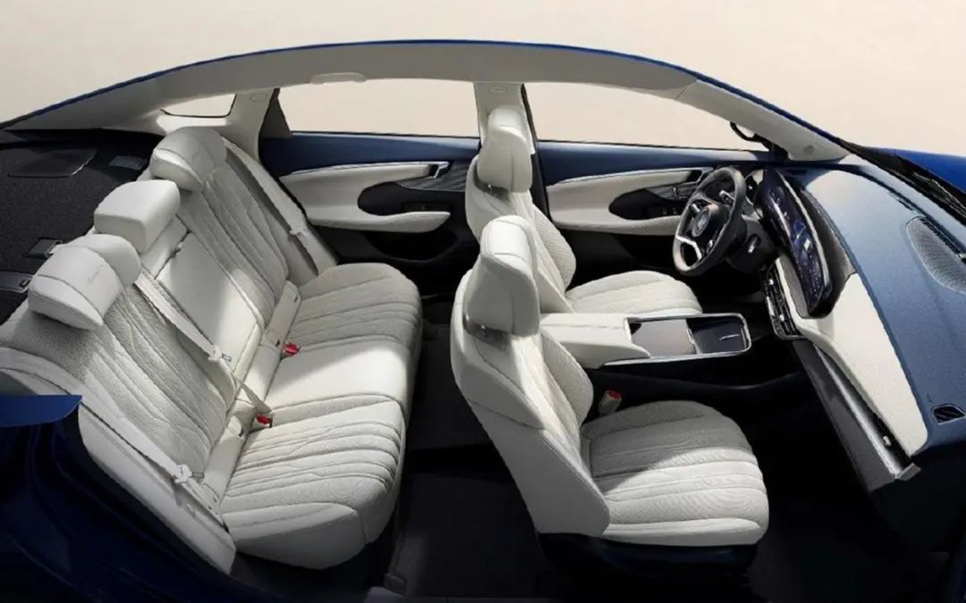 2.0T+9AT,合资大牌,轴距超2米9,座椅通风加热,满配才16万不到!