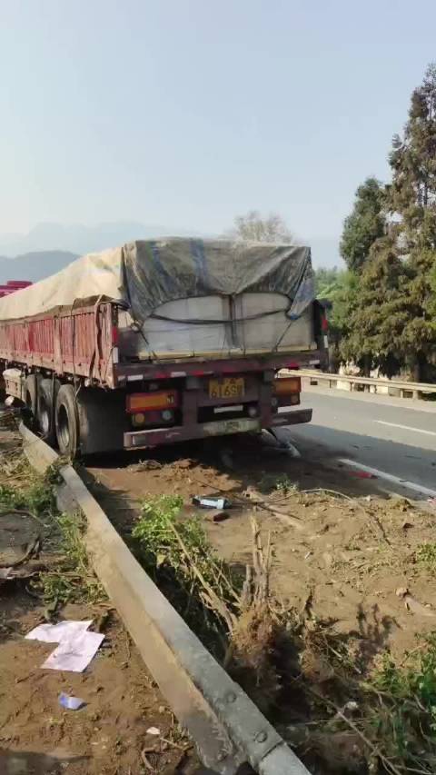 临近过年，回家的人开始变多了，开车一定要注意安全！