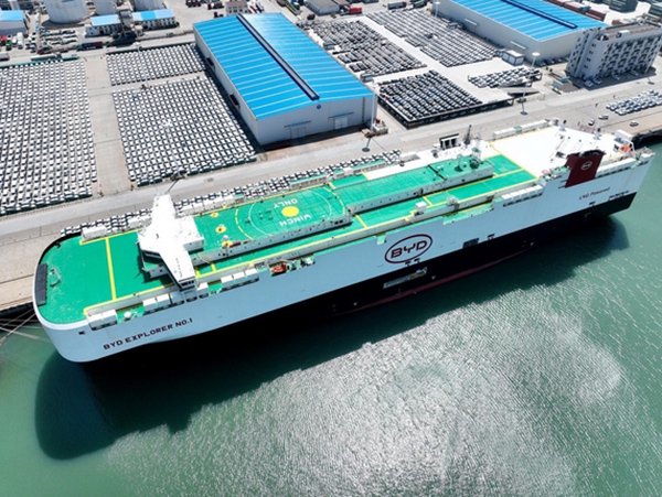 法国记者感慨：中国简直是一个新的星球，欧洲追不上…