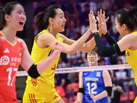 唏嘘！女排赛场现不愉快画面，昔日队友竟隔网对骂，丁霞再惹争议