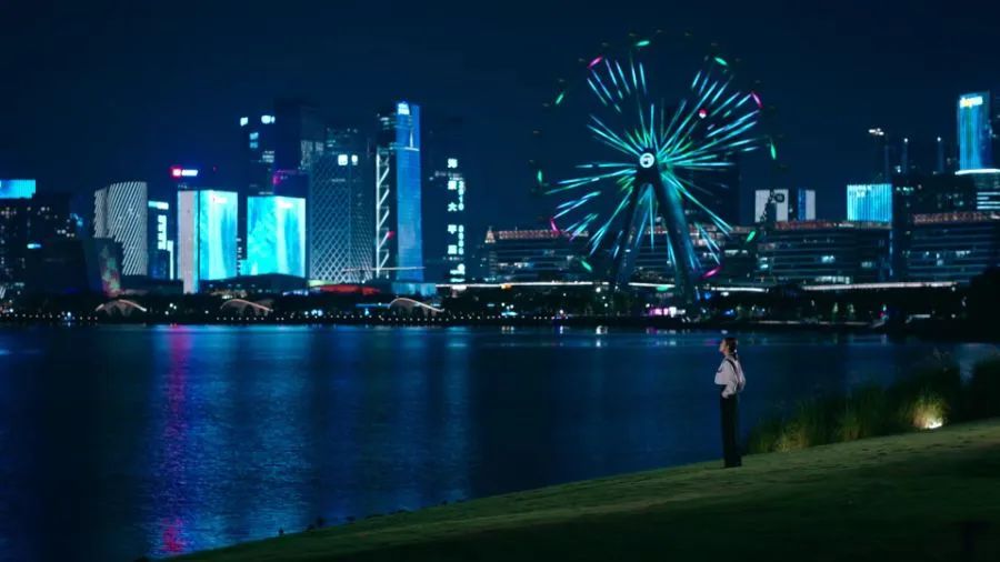 《企业强人》中出现前海夜景。图源：腾讯视频