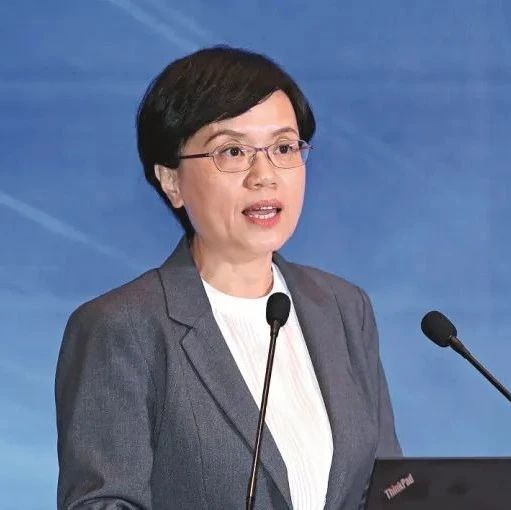 外汇局副局长郑薇卸任