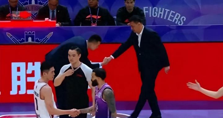 两帅斗法！北控末节仅落后2分，闵鹿蕾一个换人不慎，输掉了比赛